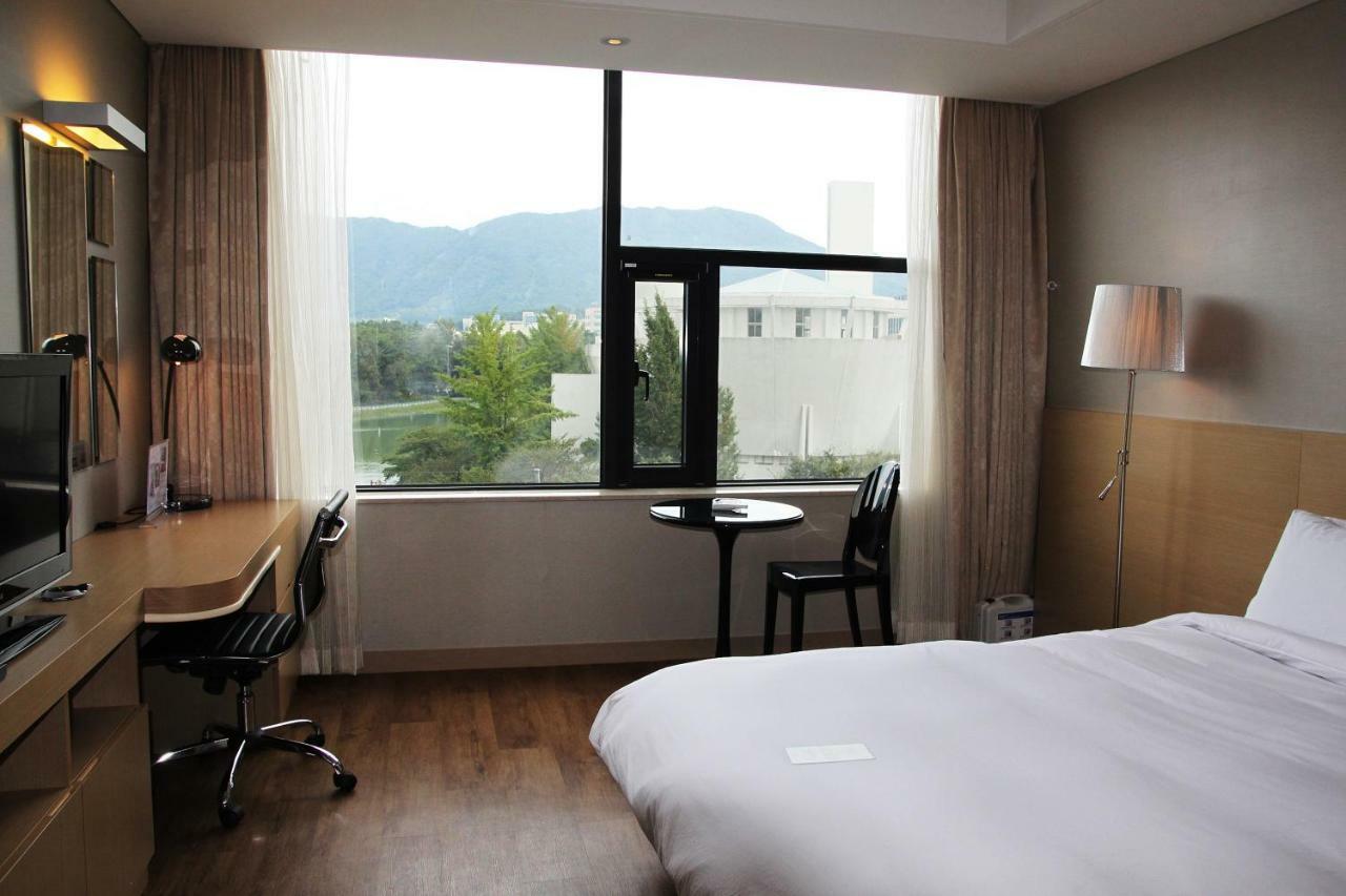 Hotel Avenue Changwon Exterior photo